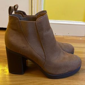 American Eagle by Payless Brown Booties